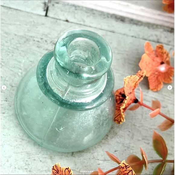 Vintage Blue Green Glass Ink Bottle Inkwell - Picture 3 of 7